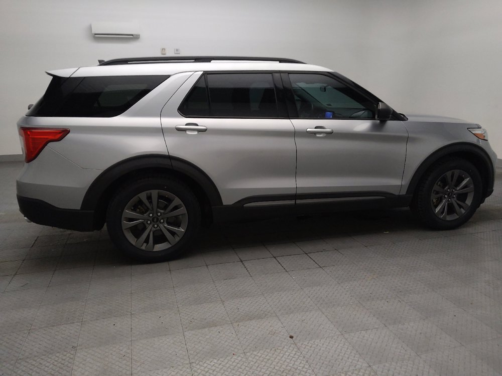 Used 2021 Ford Explorer XLT w/ Equipment Group 202A RWD image 10