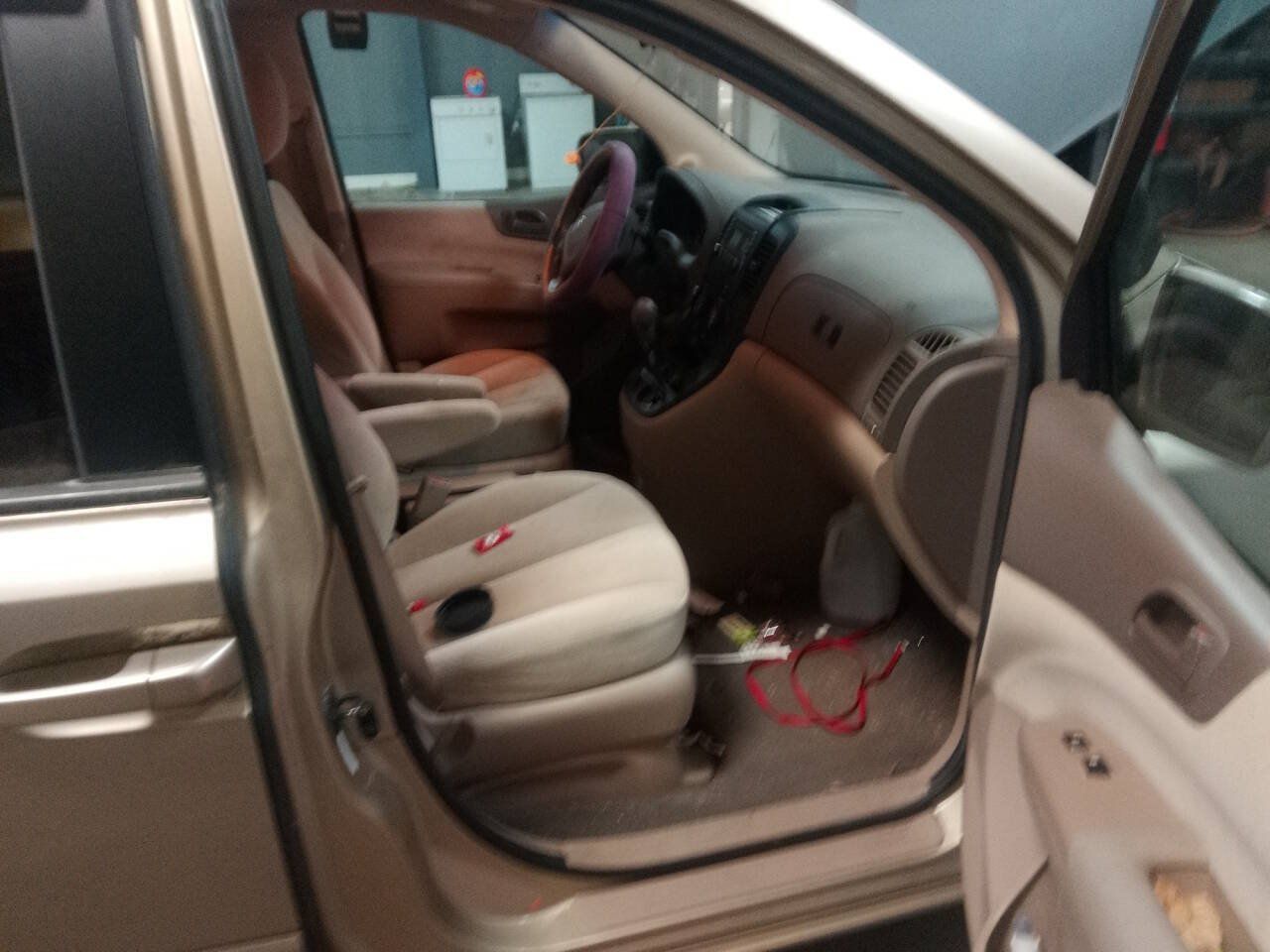 Used 2008 Kia Sedona LX FWD image 27
