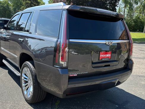 Used 2018 Cadillac Escalade Premium Luxury AWD/4WD image 7