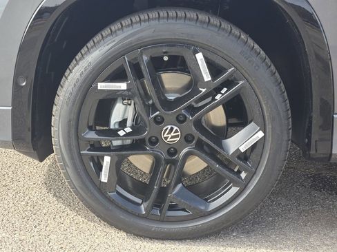 New 2026 Volkswagen Tiguan SE R-Line image 10