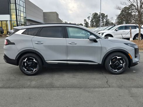New 2026 Kia Sportage EX w/ EX Panorama Roof Package image 8