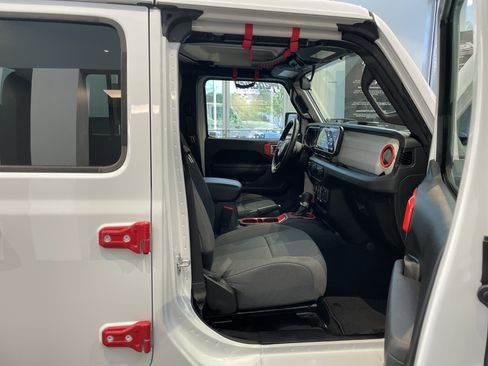 Used 2025 Jeep Gladiator Sport AWD/4WD image 30