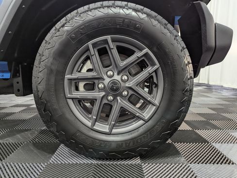 Used 2024 Jeep Wrangler Unlimited Sport image 6