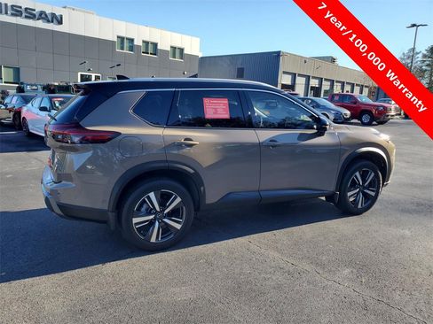 Certified 2025 Nissan Rogue SL w/ SL Premium Package image 3