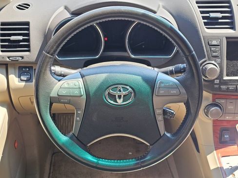 Used 2010 Toyota Highlander Limited AWD/4WD image 17