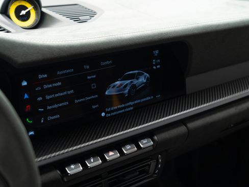 Certified 2025 Porsche 911 GT3 RS RWD image 28