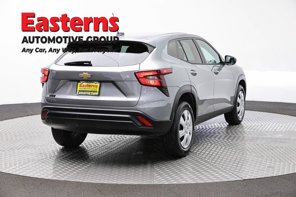 Used 2024 Chevrolet Trax LS FWD image 6