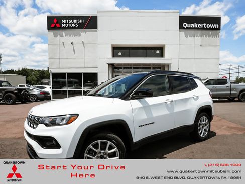 Used 2025 Jeep Compass Limited AWD/4WD image 1