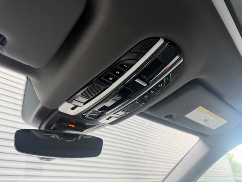 Certified 2023 Porsche Cayenne Platinum Edition AWD/4WD image 28