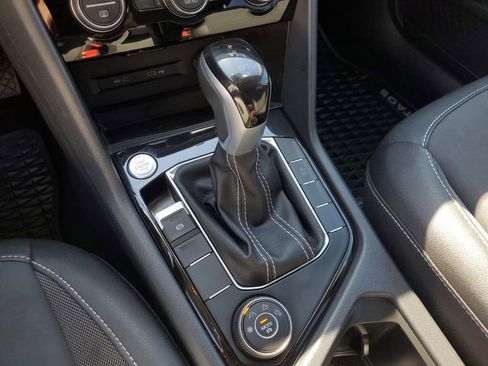 Used 2024 Volkswagen Taos SE image 22