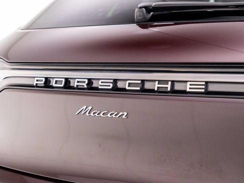 Certified 2026 Porsche Macan AWD/4WD image 37
