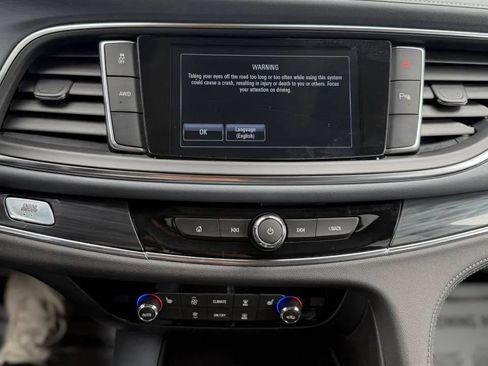 Used 2018 Buick Enclave Essence AWD/4WD image 14