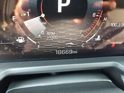 Certified 2024 GMC Acadia Denali w/ Super Cruise Package image 28