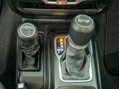 Used 2023 Jeep Wrangler Sport S image 21