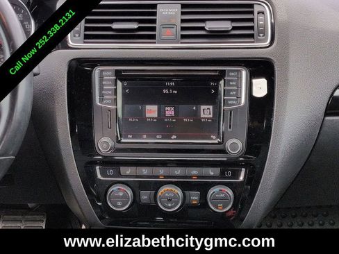 Used 2018 Volkswagen Jetta GLI FWD image 17