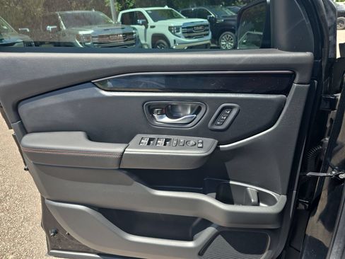 Used 2024 Honda Pilot TrailSport image 28