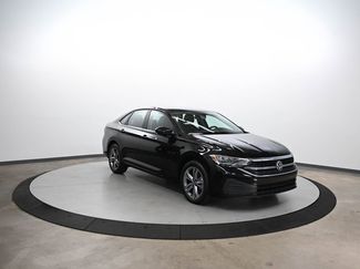 Used 2024 Volkswagen Jetta SE image 1