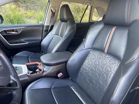 Used 2020 Toyota RAV4 Adventure AWD/4WD image 11