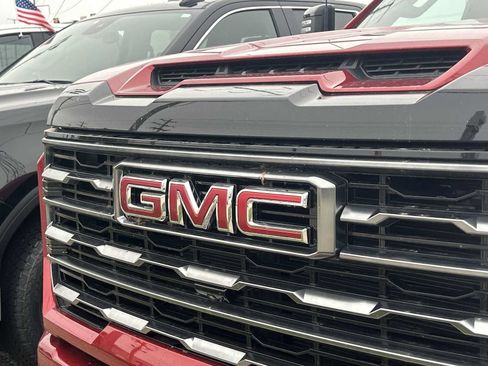 Used 2025 GMC Sierra 2500 AT4 w/ AT4 Premium Plus Package AWD/4WD image 32