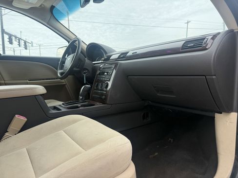 Used 2008 Ford Taurus SEL image 16