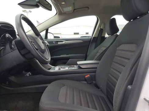 Used 2020 Ford Fusion SE image 18