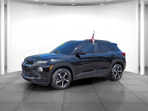 Used 2022 Chevrolet TrailBlazer RS w/ Sun and Liftgate Package FWD image 3