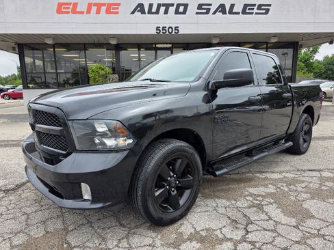 Used 2016 RAM 1500 Express w/ Black Ram 1500 Express Group AWD/4WD image 1