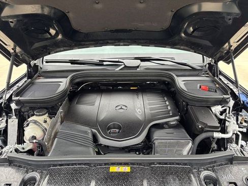 Used 2025 Mercedes-Benz GLS 450 4MATIC image 23