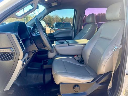 Used 2018 Ford F250 XL w/ Power Equipment Group image 19