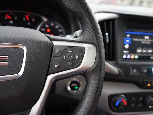 Used 2022 GMC Terrain SLE w/ Driver Convenience Package image 12