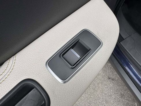 Used 2017 Jaguar F-PACE Prestige image 43