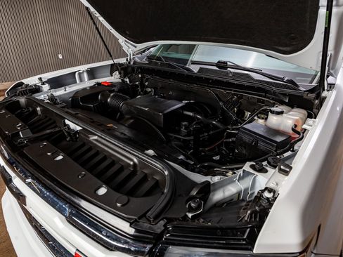 Used 2025 Chevrolet Silverado 2500 LTZ w/ Z71 Chrome Sport Edition image 40