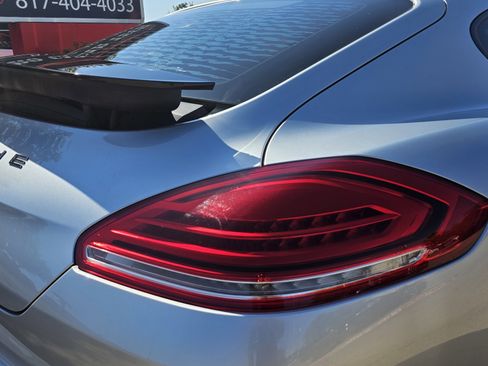 Used 2016 Porsche Panamera 4 w/ Premium Package Plus image 9