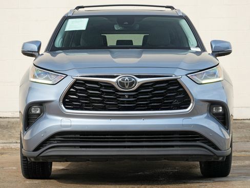 Used 2020 Toyota Highlander Limited FWD image 6
