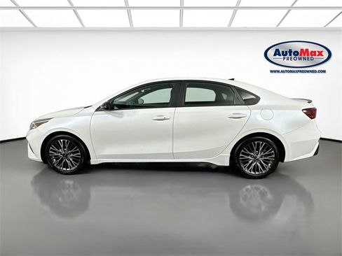 Used 2023 Kia Forte GT-Line w/ GT-Line Premium Package image 9