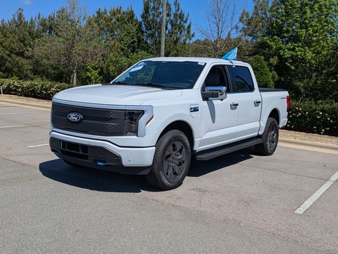 Certified 2025 Ford F150 Lightning Flash AWD/4WD image 8