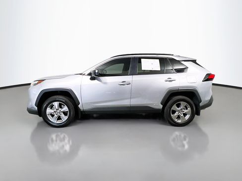 Used 2025 Toyota RAV4 LE AWD/4WD image 9