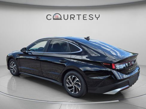 New 2026 Hyundai Sonata Blue FWD image 3