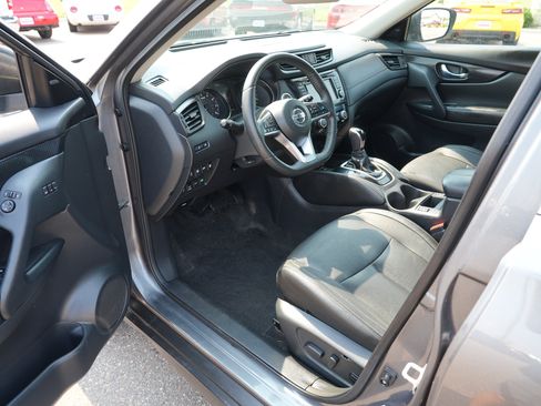 Used 2020 Nissan Rogue S AWD/4WD image 13
