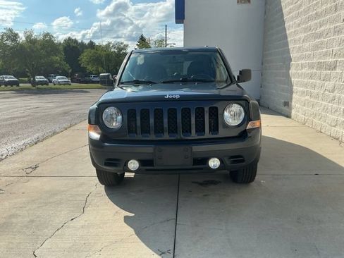 Used 2015 Jeep Patriot High Altitude AWD/4WD image 7