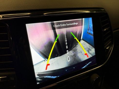 Used 2022 Jeep Grand Cherokee Laredo X image 13