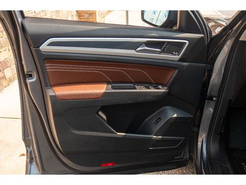 Used 2023 Volkswagen Atlas SEL Premium AWD/4WD image 9