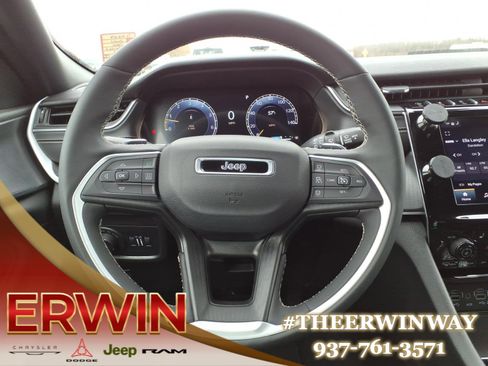 Certified 2024 Jeep Grand Cherokee Altitude image 17