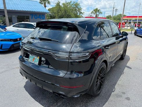 Used 2023 Porsche Cayenne GTS AWD/4WD image 5