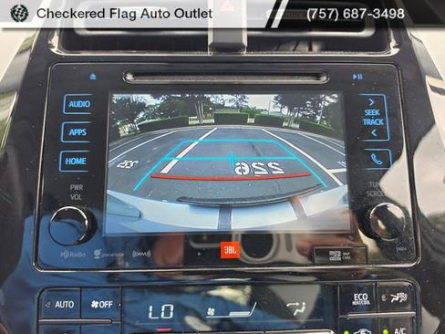 Used 2016 Toyota Prius Four Touring w/ Premium Convenience Package FWD image 17