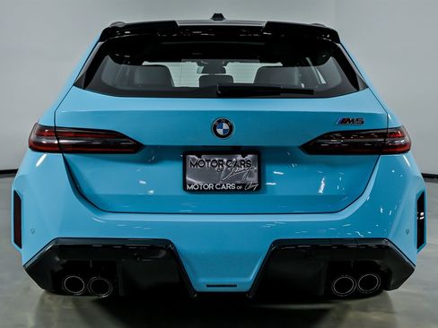 Used 2026 BMW M5 Touring w/ Executive Package image 11