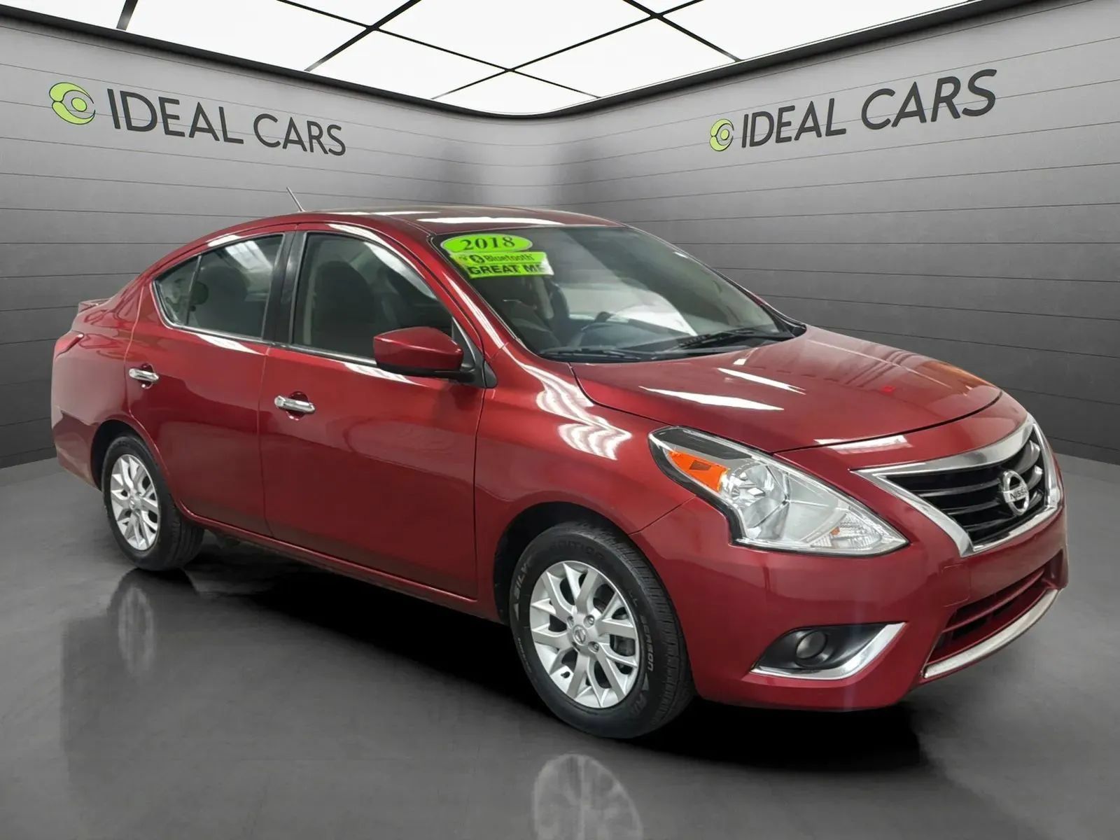 Used 2018 Nissan Versa SV w/ SV Special Edition Package FWD image 3