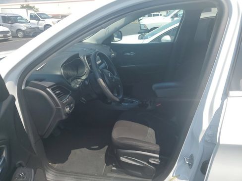 Used 2019 Jeep Cherokee Latitude w/ Popular Appearance Group AWD/4WD image 4