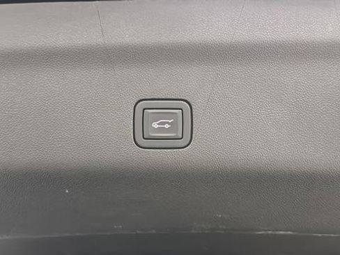 Used 2024 Cadillac Escalade ESV Luxury w/ LPO, Floor Liner Package AWD/4WD image 30