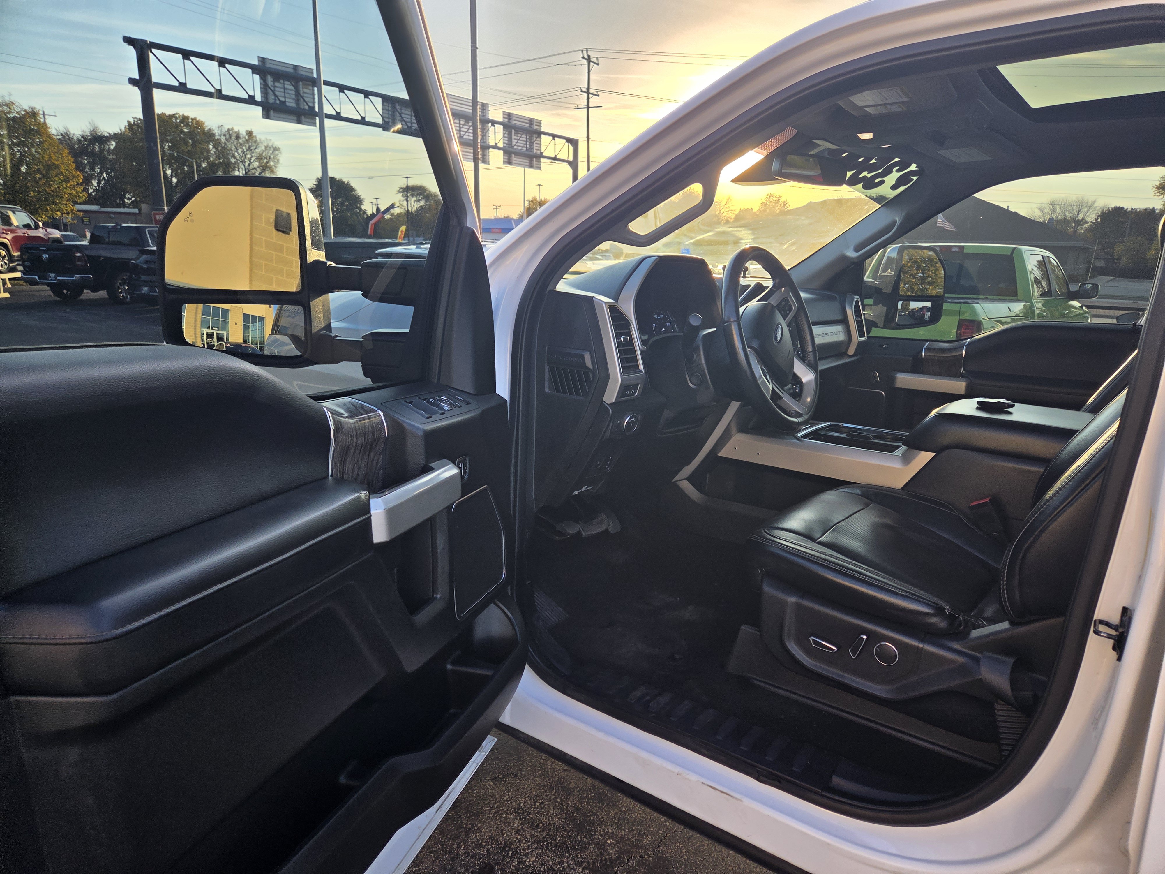 Used 2019 Ford F250 Lariat w/ Lariat Ultimate Package AWD/4WD image 5